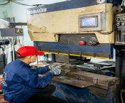 Chấn gấp CNC Kim Loại