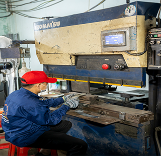 Chấn gấp CNC Kim Loại